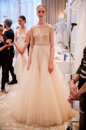 Trends for Bridal Spring 2016. Dress by Monique Lhuillier. Read more - http://www.hummingheartstrings.de/?p=11310
