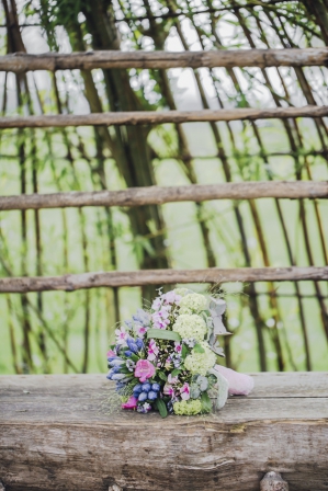 Floral Bridal Shoot_Photography Nati & Sascha Fotografie as seen on Wedding Blog Humming Heartstrings (125)